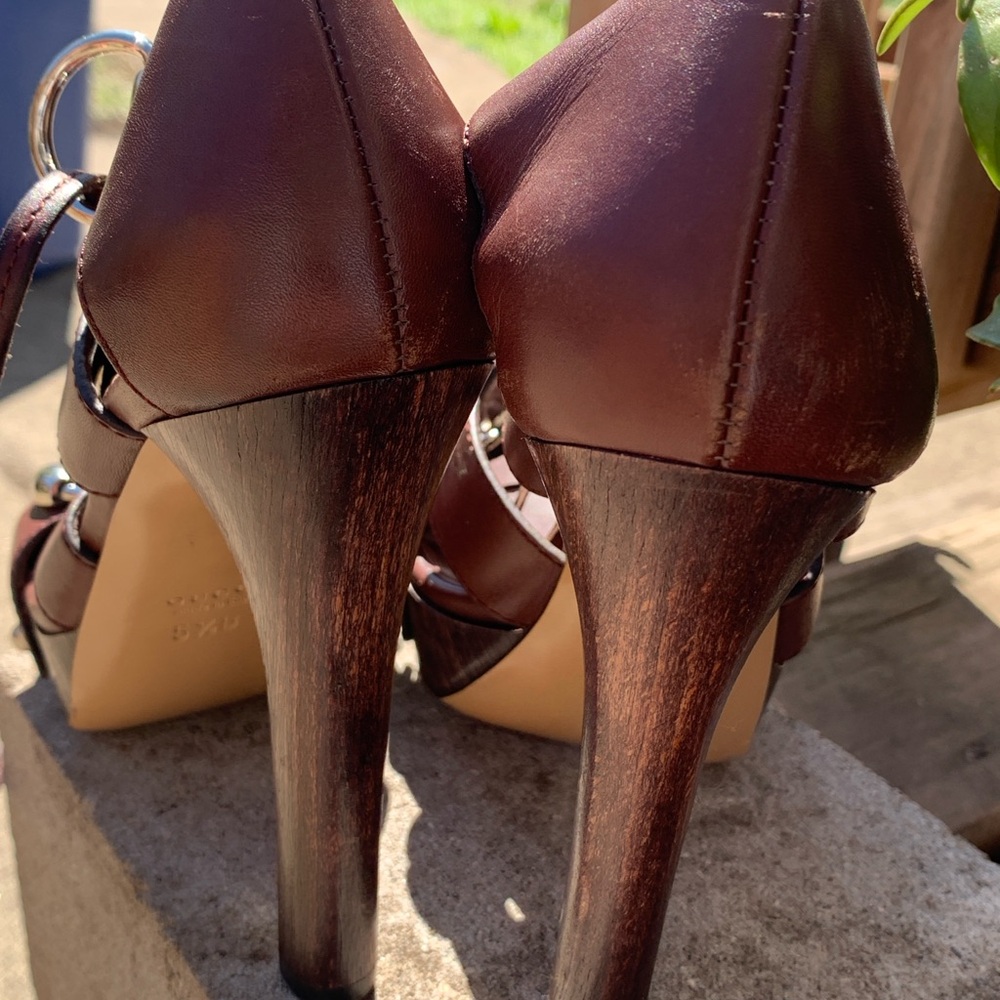 Gucci Brown High-Heeled Sandals with Strappy Design - Picture 10 of 14